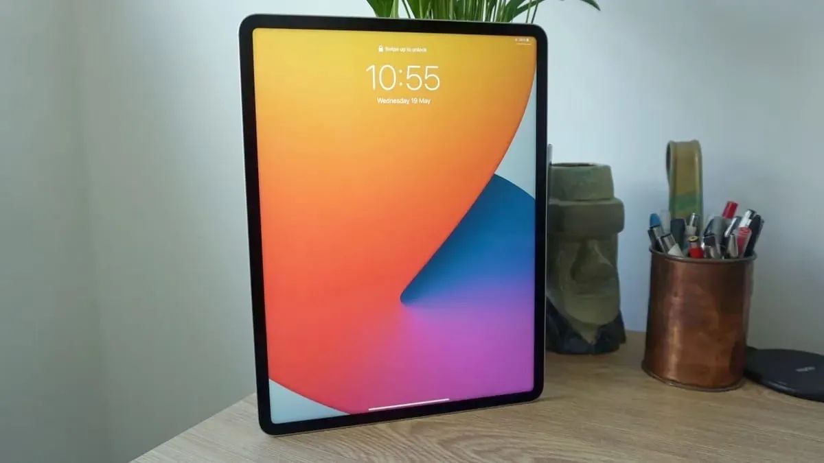 IPAD PRO 12.9 M2 / 512 GB COM APPLE PENCIL e Teclado - Tablets e E