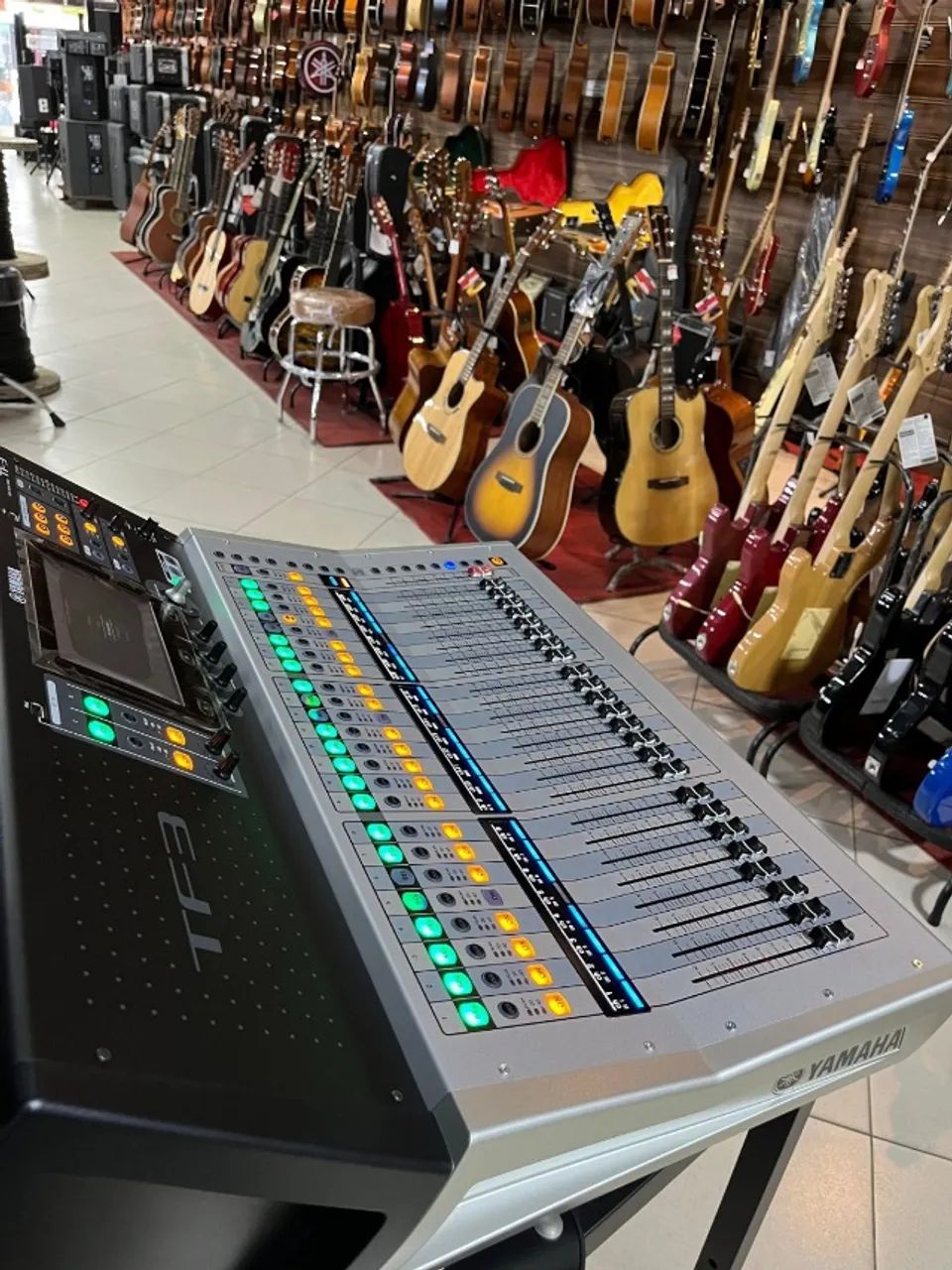 YAMAHA MESA TF3 24 CANAIS - Foto 3
