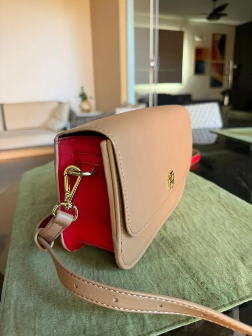 Bolsa Tommy Hilfiger original em perfeito estado - Foto 2
