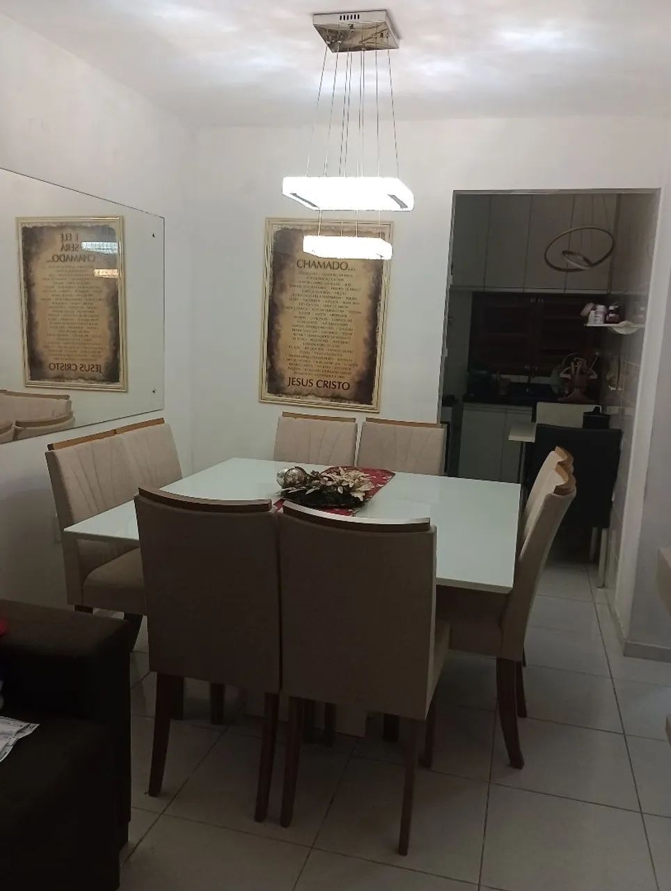 Mesa laqueada com 8 cadeiras em linho - Foto 5