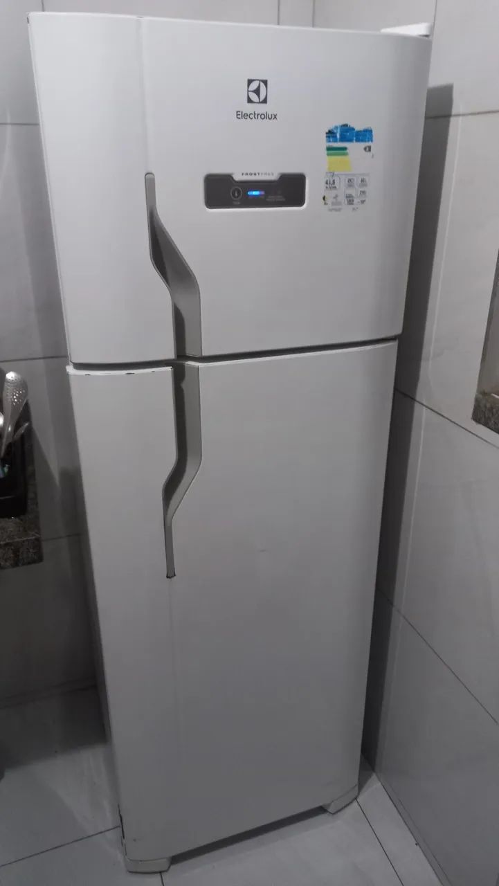 Geladeira Eletrolux Frost Free/Turbo Drinks 310 litros - Foto 5