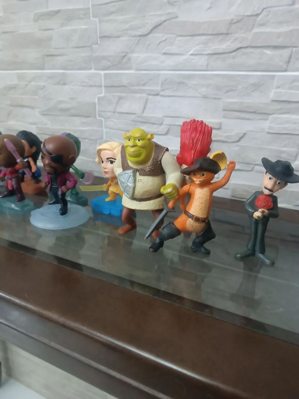 Lote de brinquedos bonecos coleção  - Foto 2