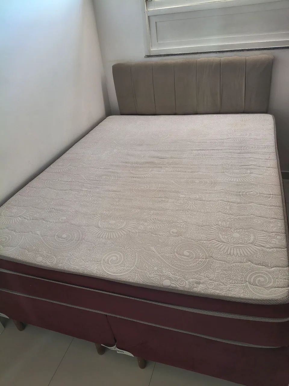 Vendo uma cama de casal 