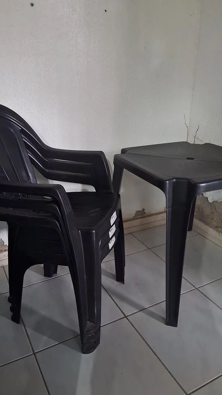 Mesa com cadeiras - Foto 4
