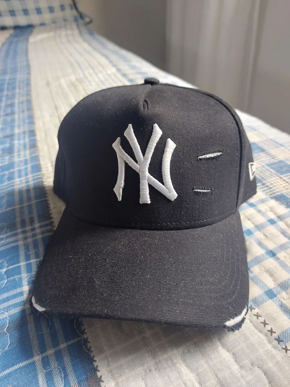 Boné NY Yankees Preto - Estilo "Destroyed"