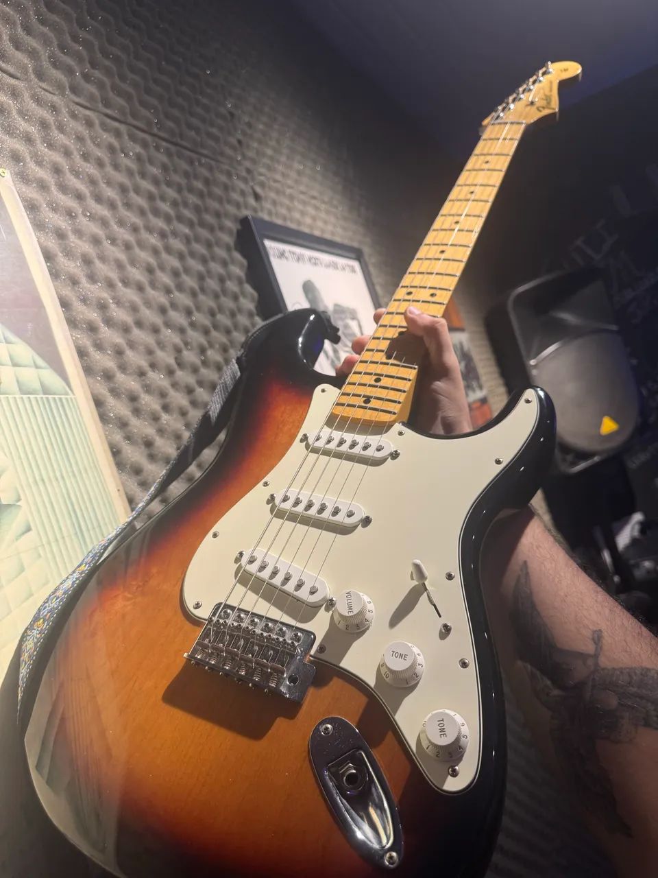 Fender stratocaster MN 2015 sunburst  - Foto 3