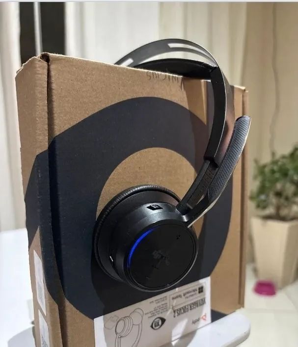 Poly voyager focus 2 