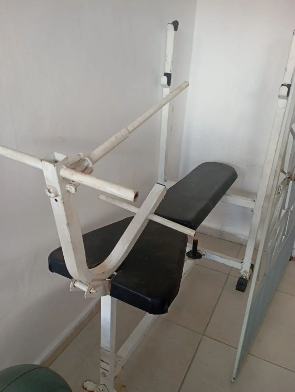 Mesa de exercicios pra academia