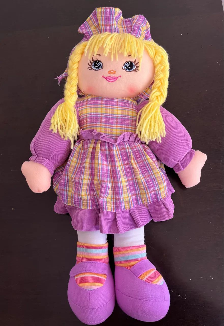 Boneca com 47cm 