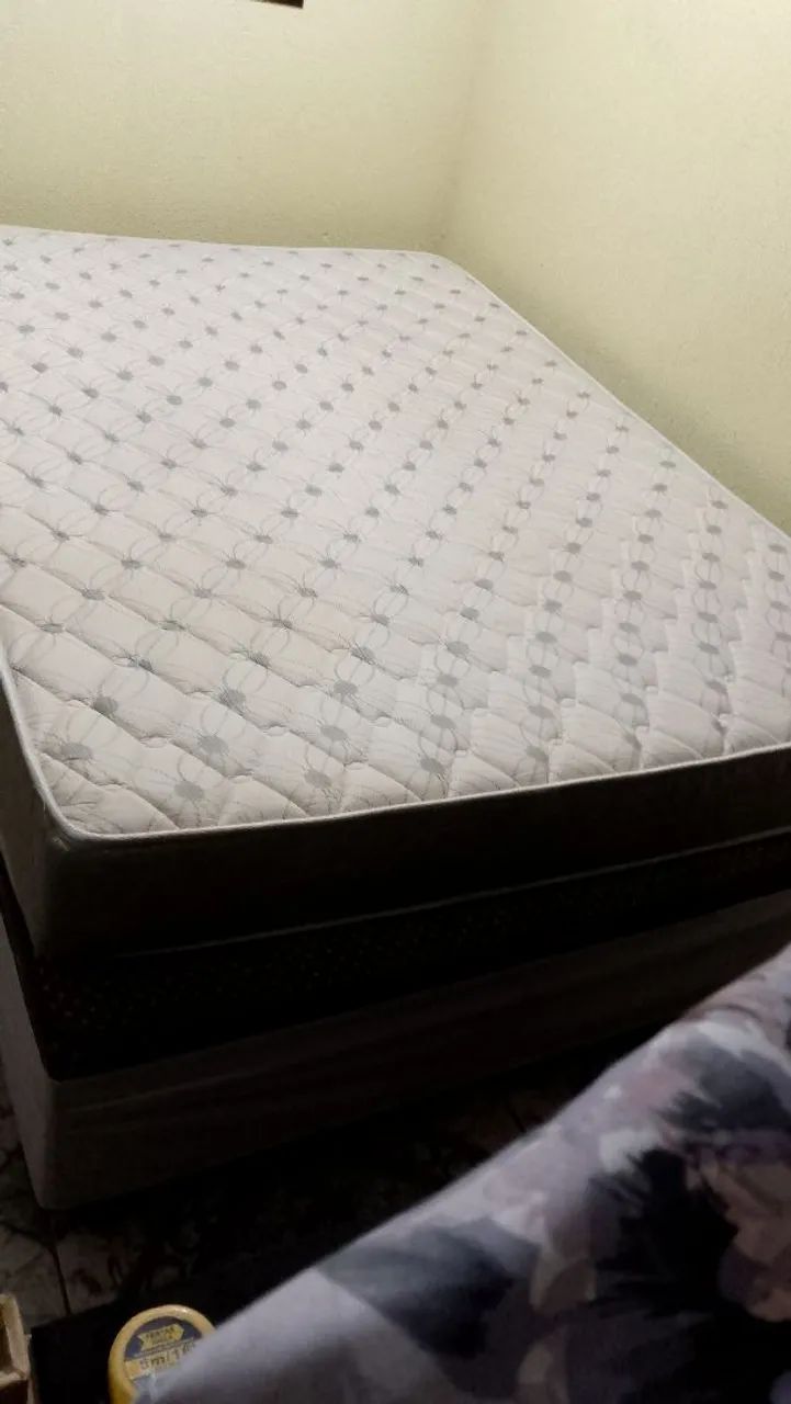 VENDO COLCHÃO BEM CONSERVADO 