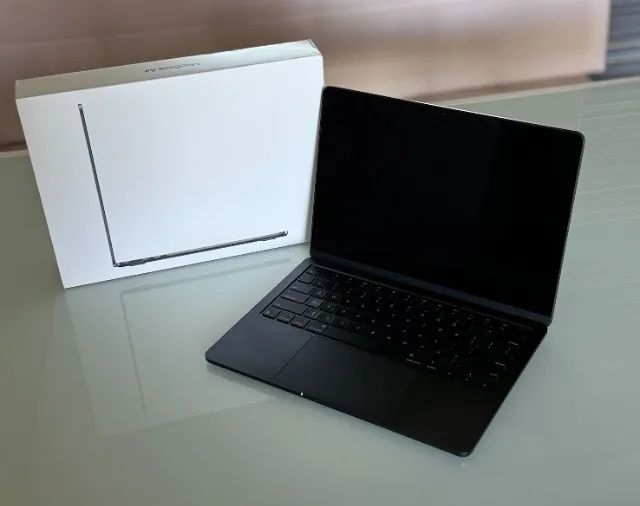 MacBook Air M2 - 2022, 13.6 MacBook Air M2 - 2022, 13.6