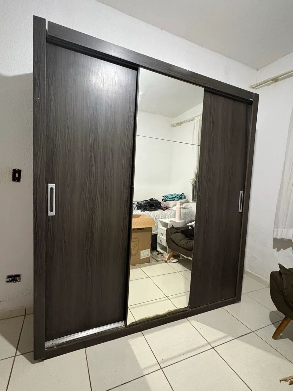 Guarda roupa 3 portas com espelho