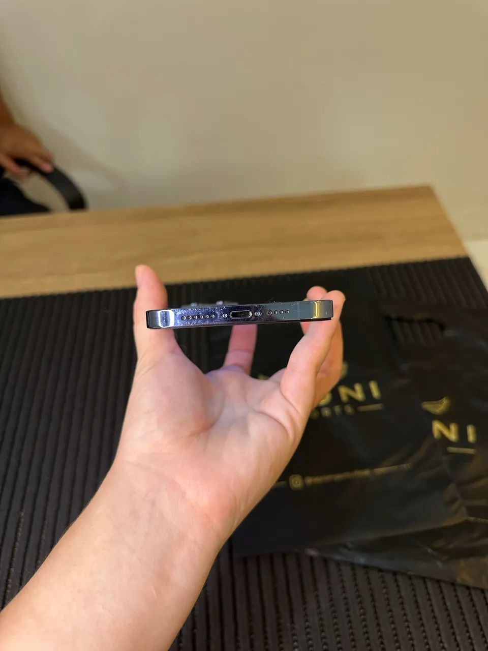 iPhone 13 Pro Max 128GB - Bateria 77% - Impecável  - Foto 2