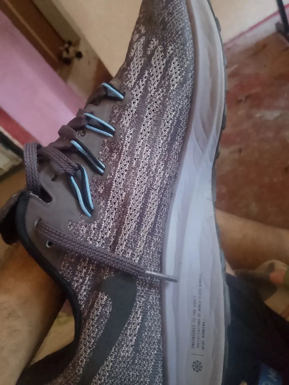 Nike Air Zoom Pegasus 36 na cor cinza
