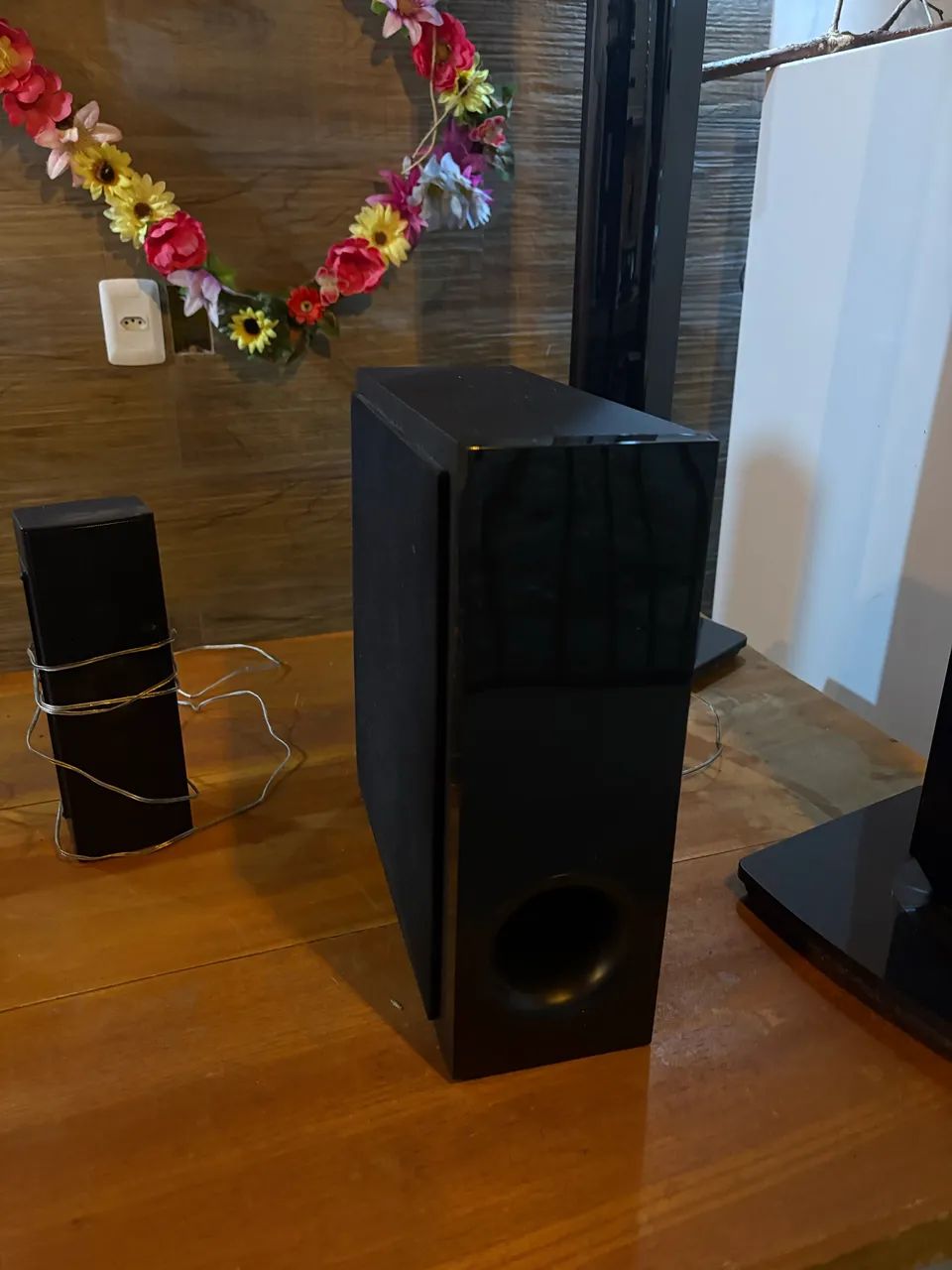 Home Theater LG 5.1 com Blu-ray e torres  - Foto 3