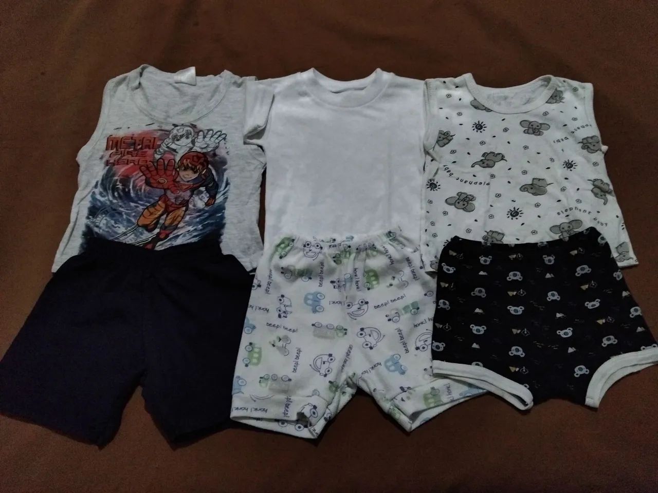 Roupinhas para bebê menino tamanhos 3 a 6 meses 