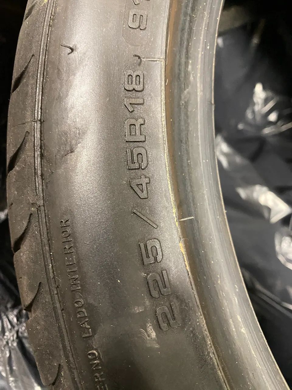 Vendo pneu aro 18 Run flat medida 225/45/18  - Foto 3