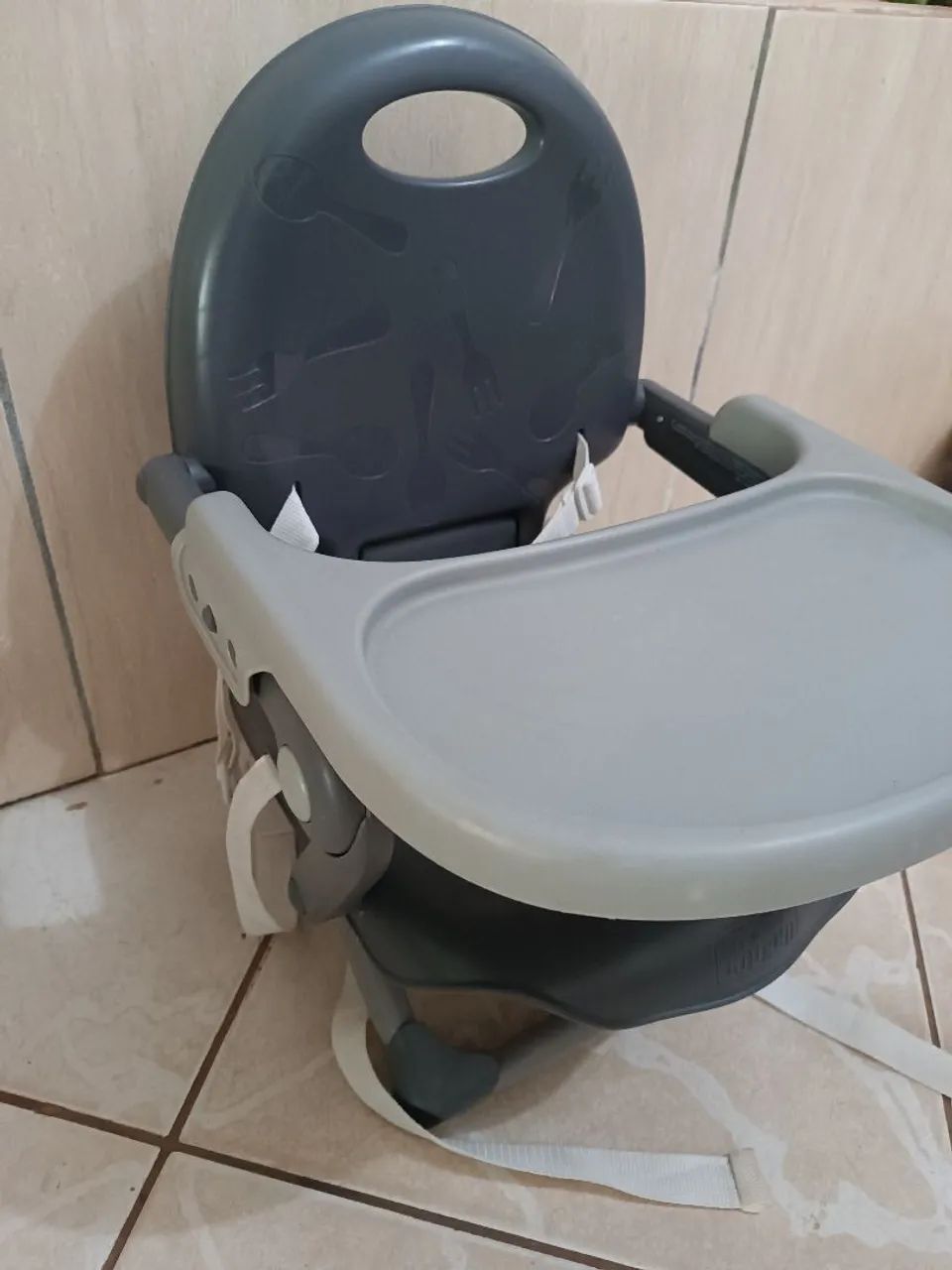Cadeirinha de alimentação chicco. - Foto 2