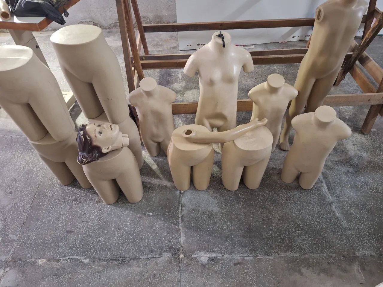 Combo de manequins infantis para loja