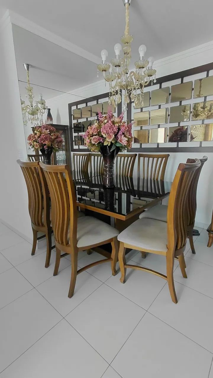 Vendo mesa com 6 cadeiras  - Foto 2