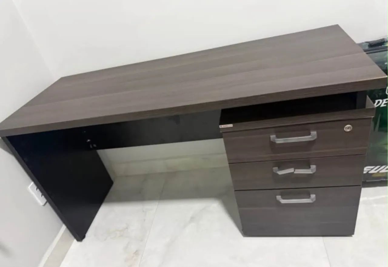 MESA DE ESCRITÓRIO 