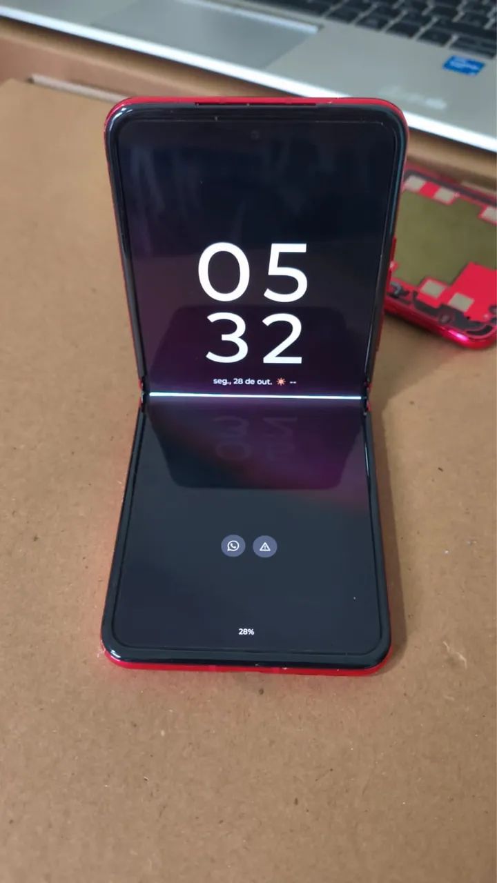 Moto Razr 40 ultra com defeito  - Foto 2