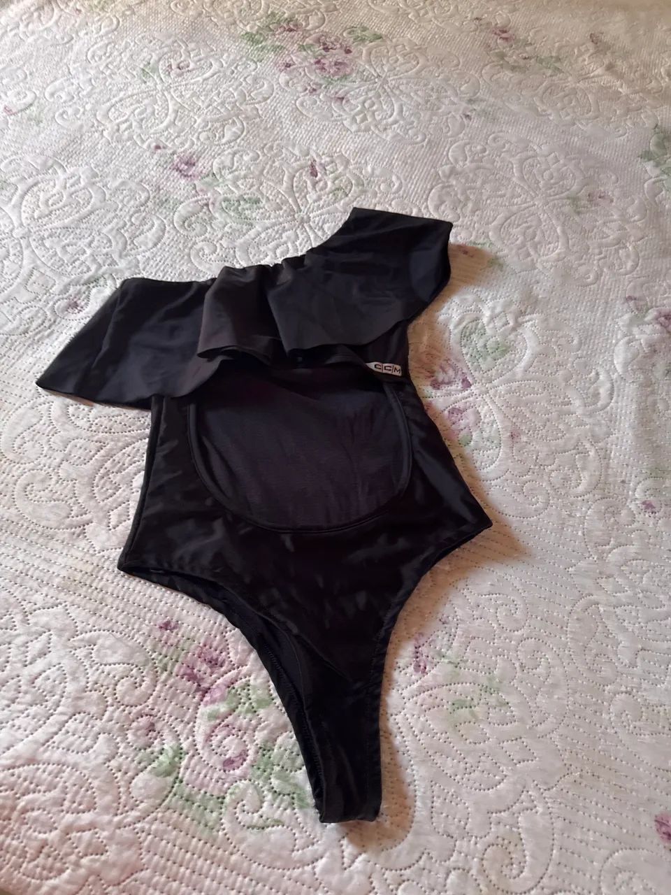 Body preta com detalhe na costa 