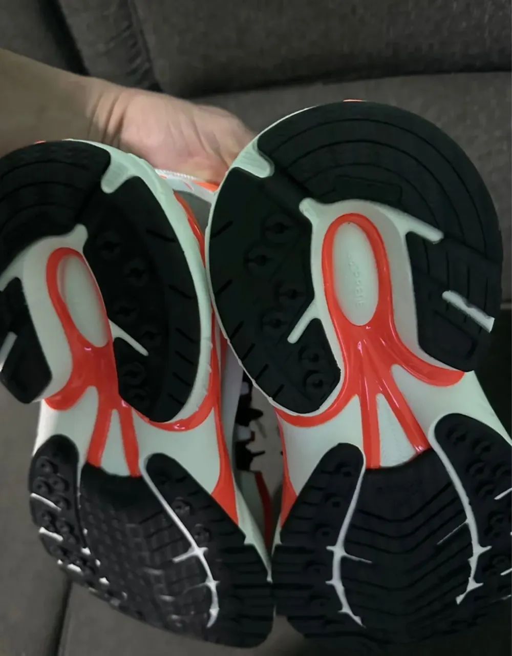 Tênis Adidas Jellyfish x Pharrell - Foto 2