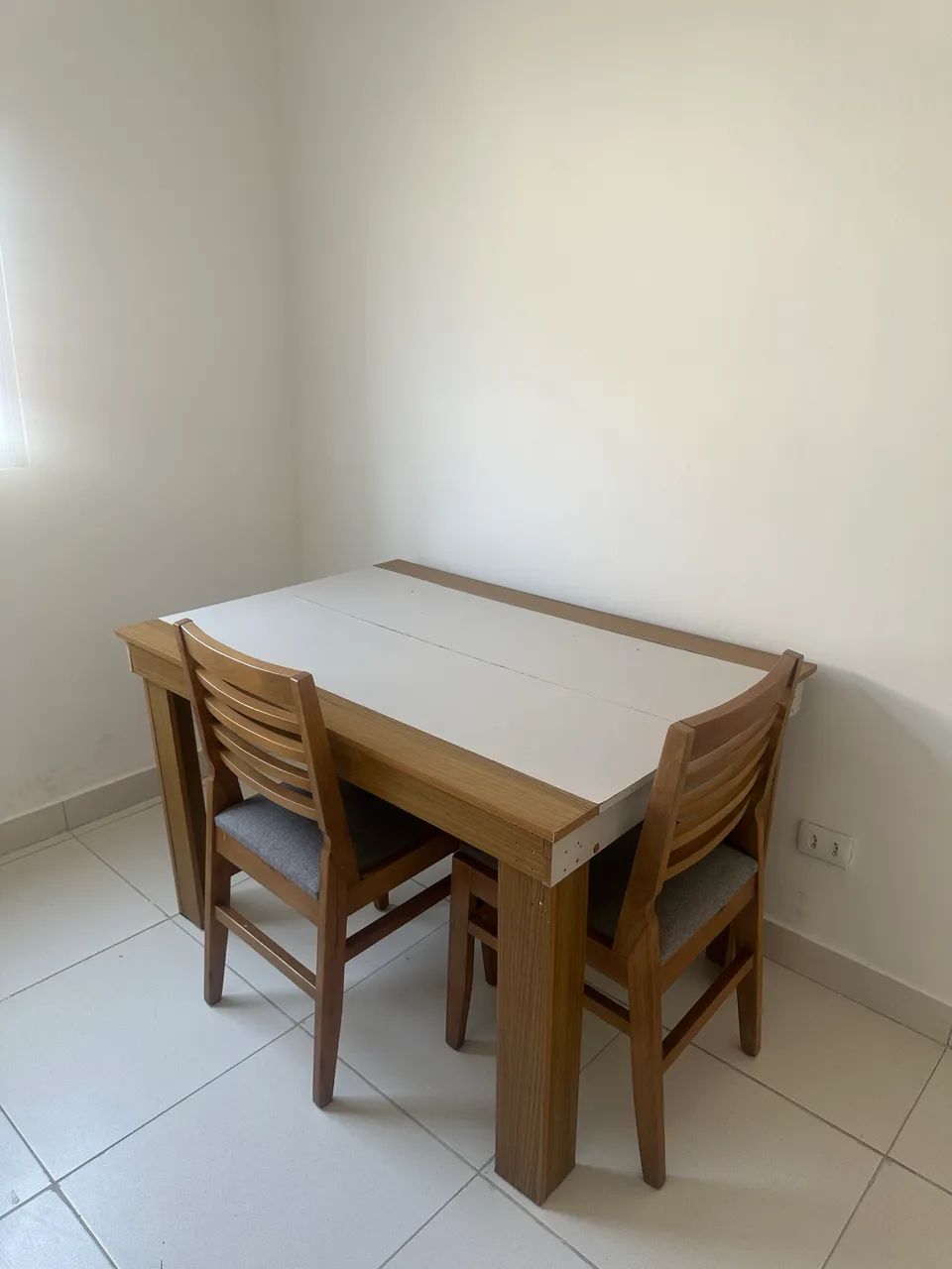 Mesa 90 x 130 cm - Ótimo estado - Foto 2