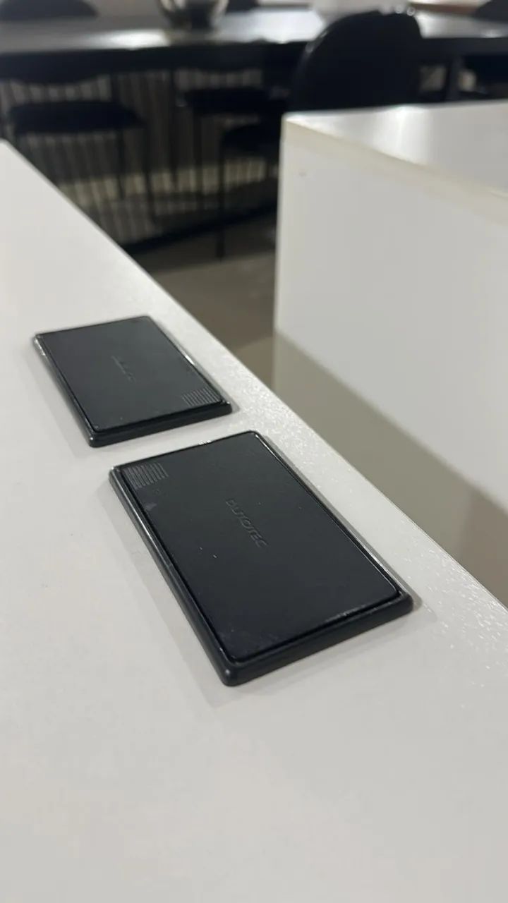 Mesa com Suporte de Tomada - Foto 3