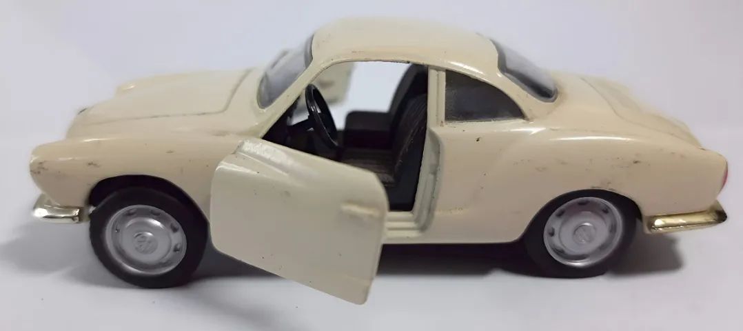 Miniatura Karmann Ghia 1/43 Bege