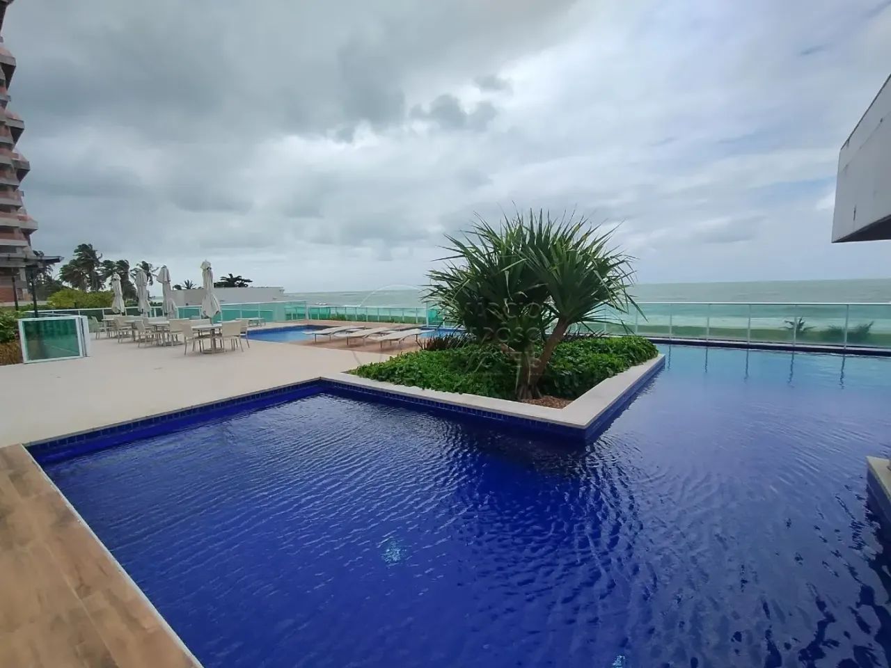 Apartamento Beira-Mar com 4 Suítes para Aluguel em Guaxuma no Green Village Residence - Foto 3