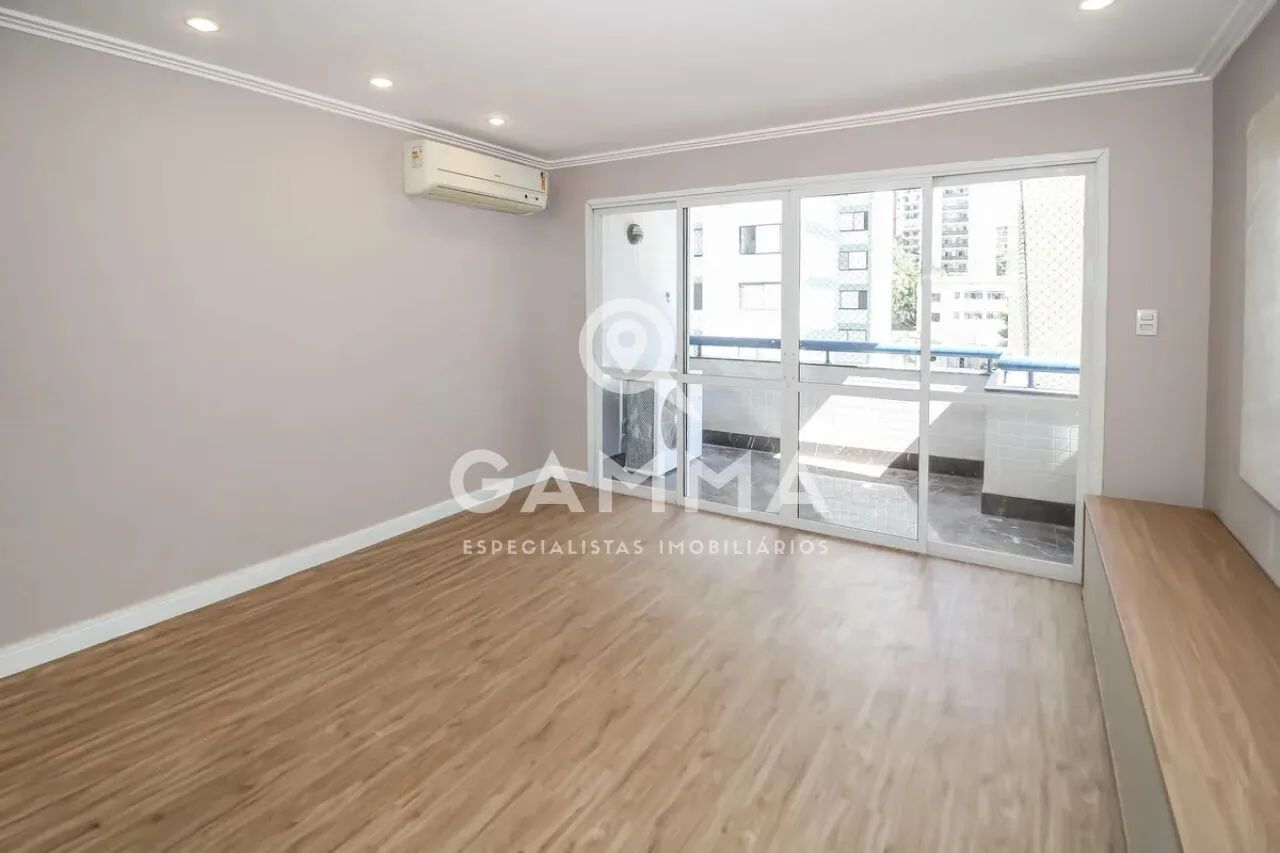 Apartamento com 130m² em Perdizes, 3 dormitórios, 2 vagas e varanda