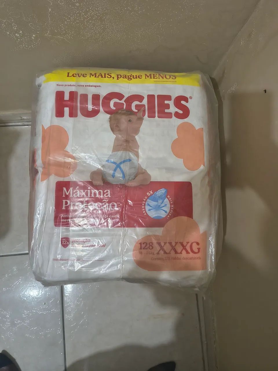 02 pcts fralda Huggies com 128unid cada - Foto 2