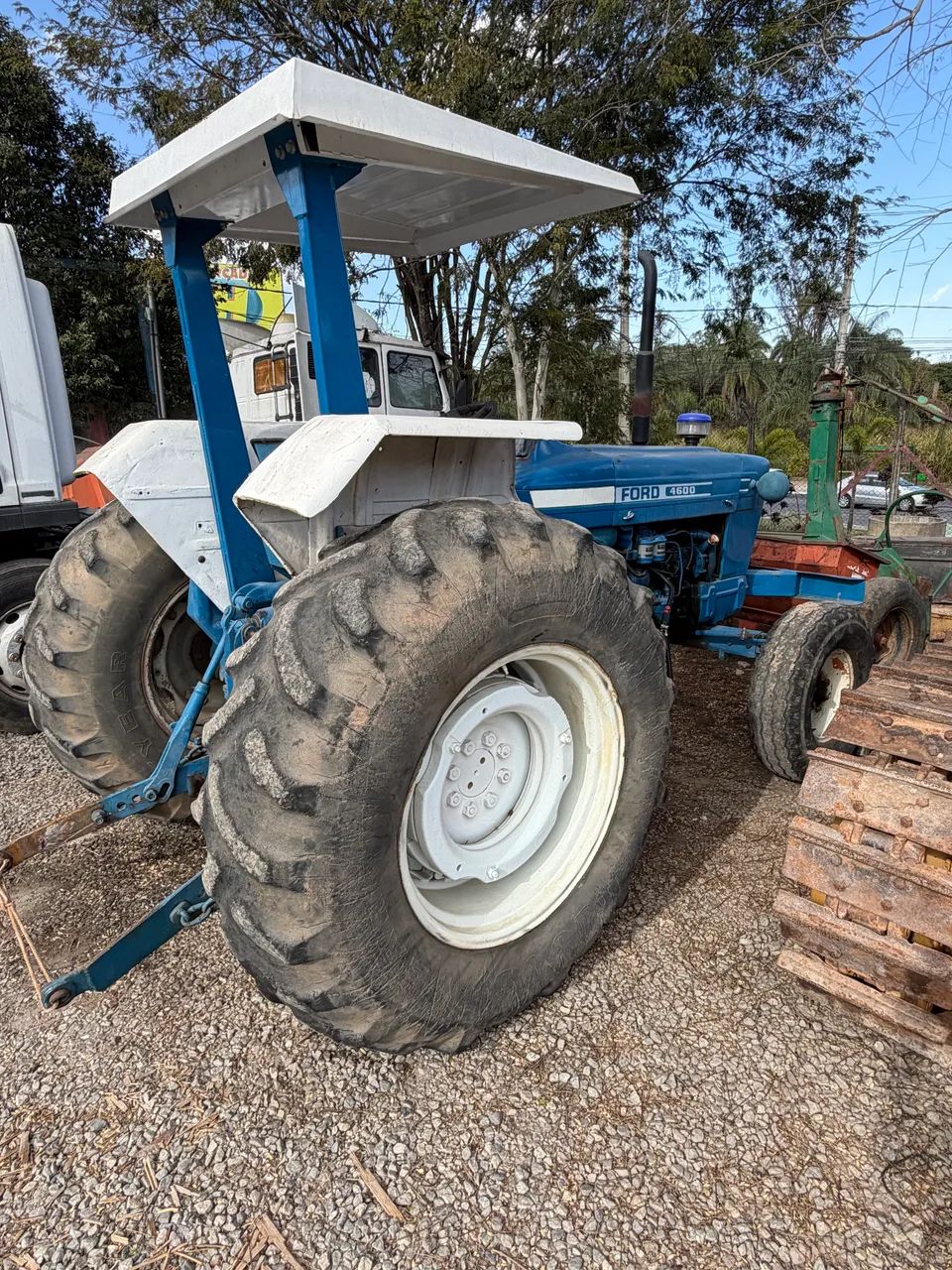 Vendo trator Ford 6600 - Foto 2