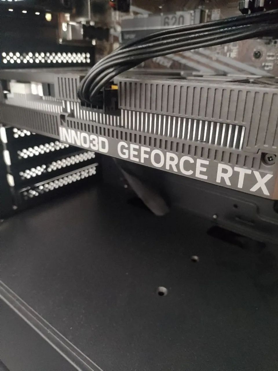 Rtx 5050 8gb, 4 meses de uso. - Foto 3