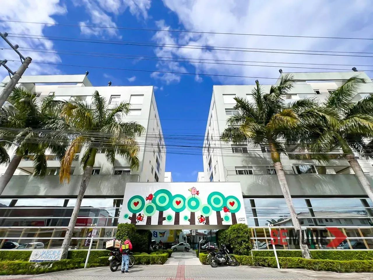 Apartamento 2 dormitórios 1 suíte e 2 vagas UFSC