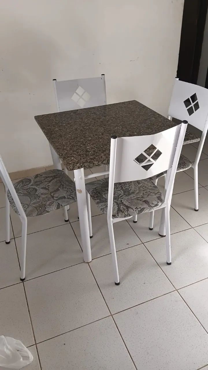 MESA + 4 CADEIRAS  - Foto 3