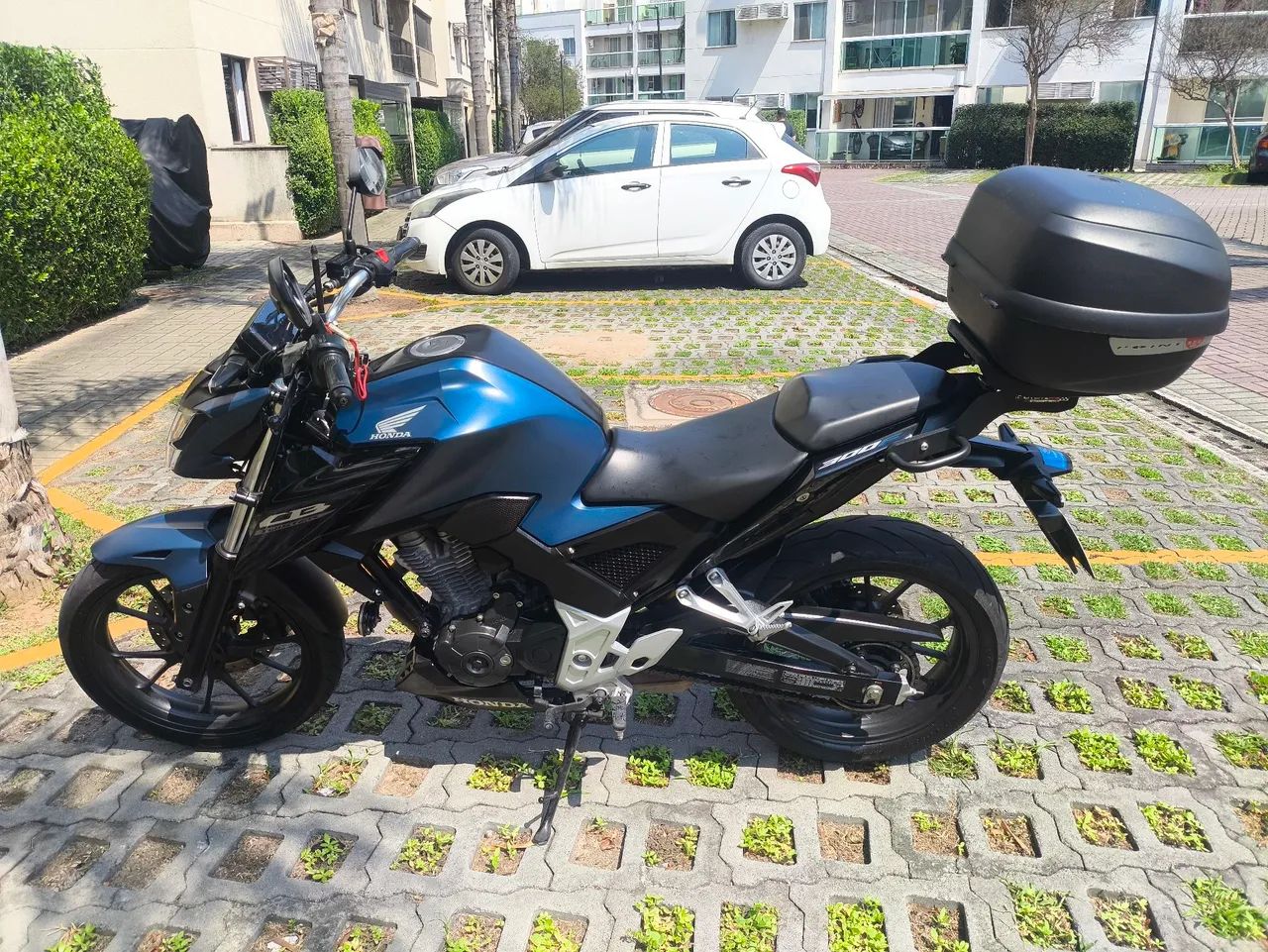 CB 300 ABS