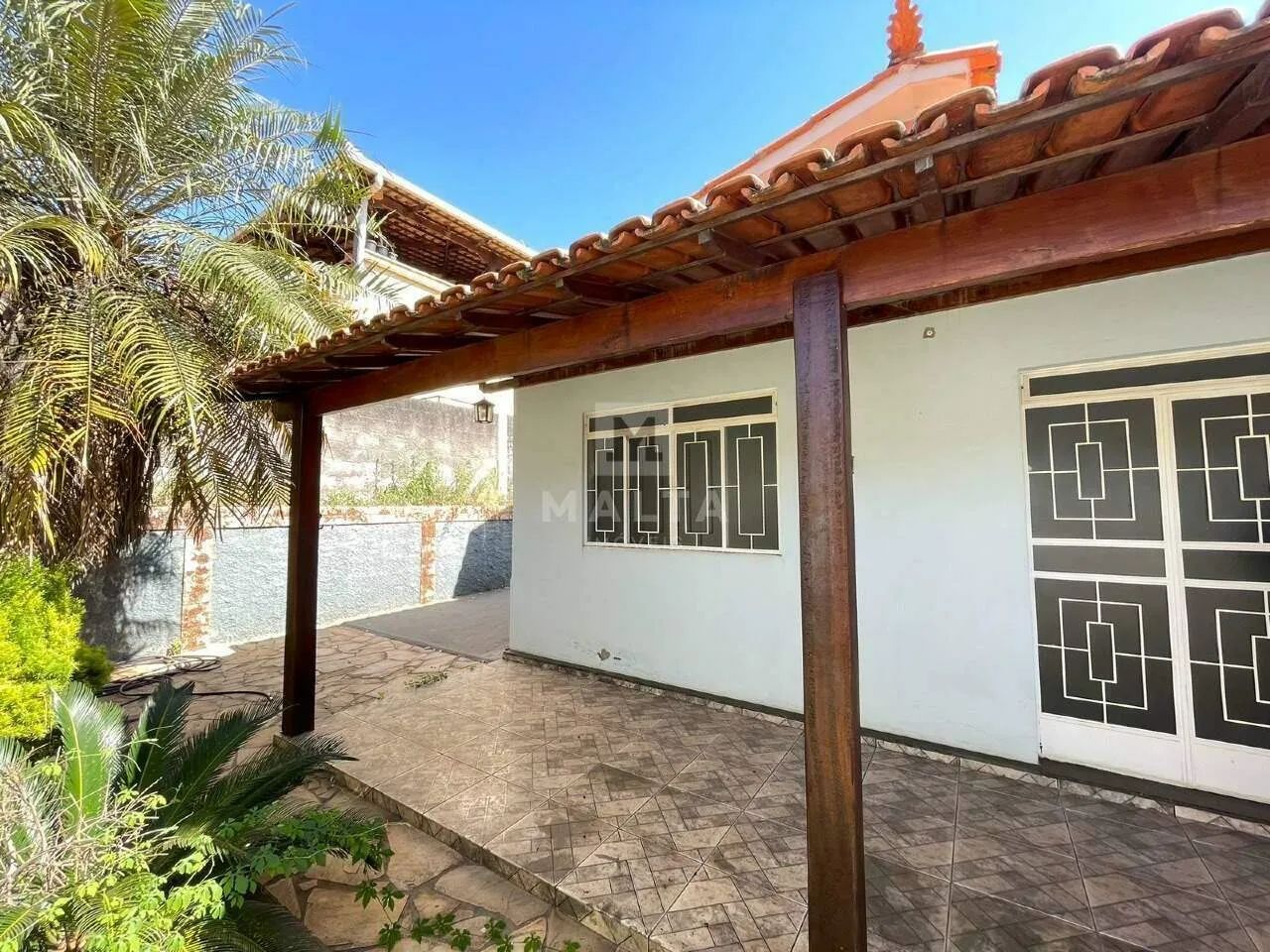 Casa para venda em Sarzedo