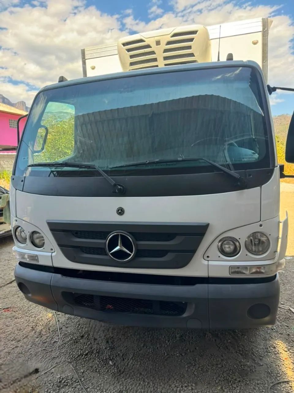MB Accelo 1016 2023 Baú 6,20 mts Frigorífico 