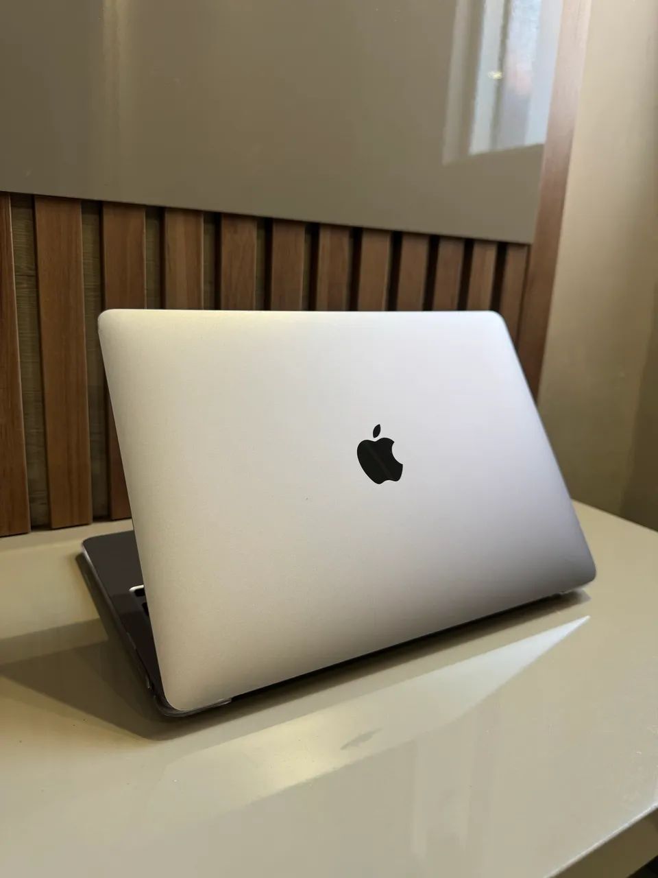 Macbook Air M1, 8/256Gb com 3 meses de garantia - Em até 18x
