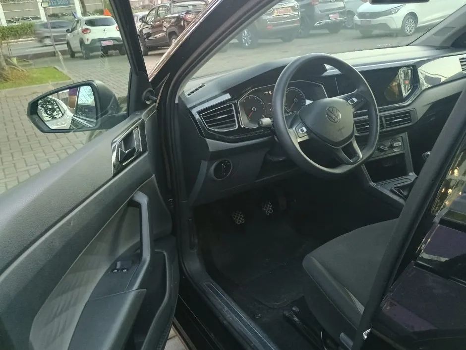 Volkswagen Polo Track 1.0 Flex 12V 5p, foto 9 de 11