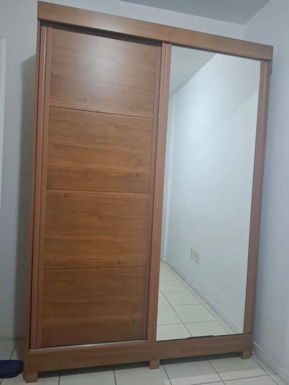 Guarda roupas seminovo 