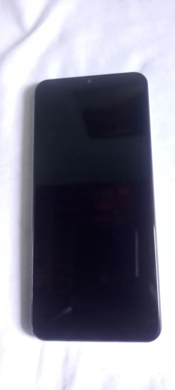 Vendo a 13 128 GB 4 GB de Ram com defeito - Foto 2