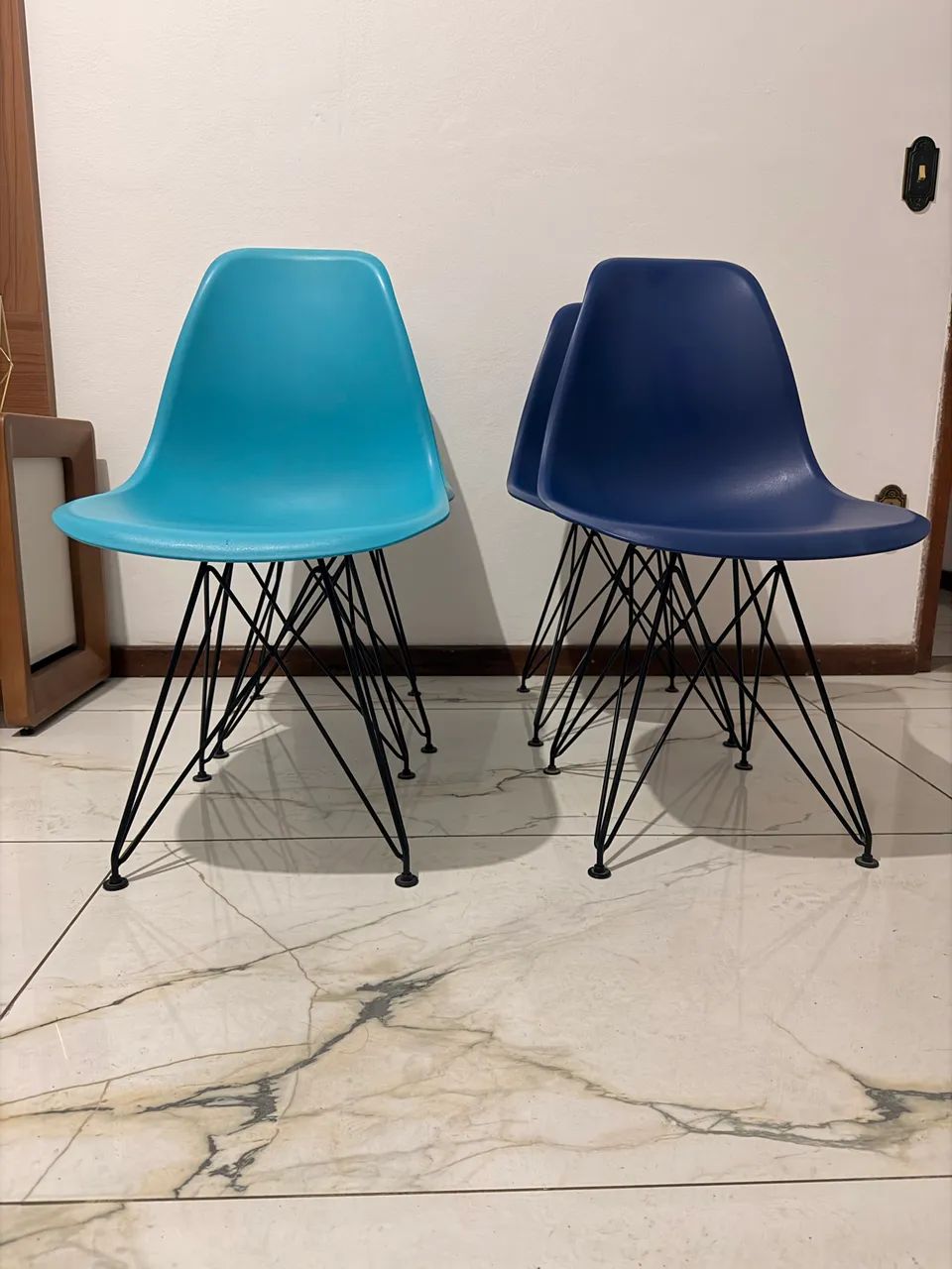 Cadeira Eames Eiffel com estrutura de aço. - Foto 2