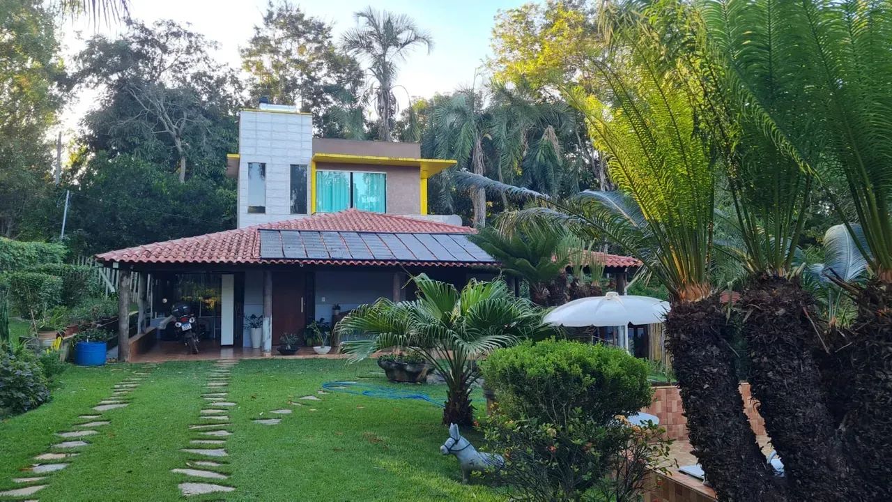 Imóvel para venda tem 400 metros quadrados com 6 quartos