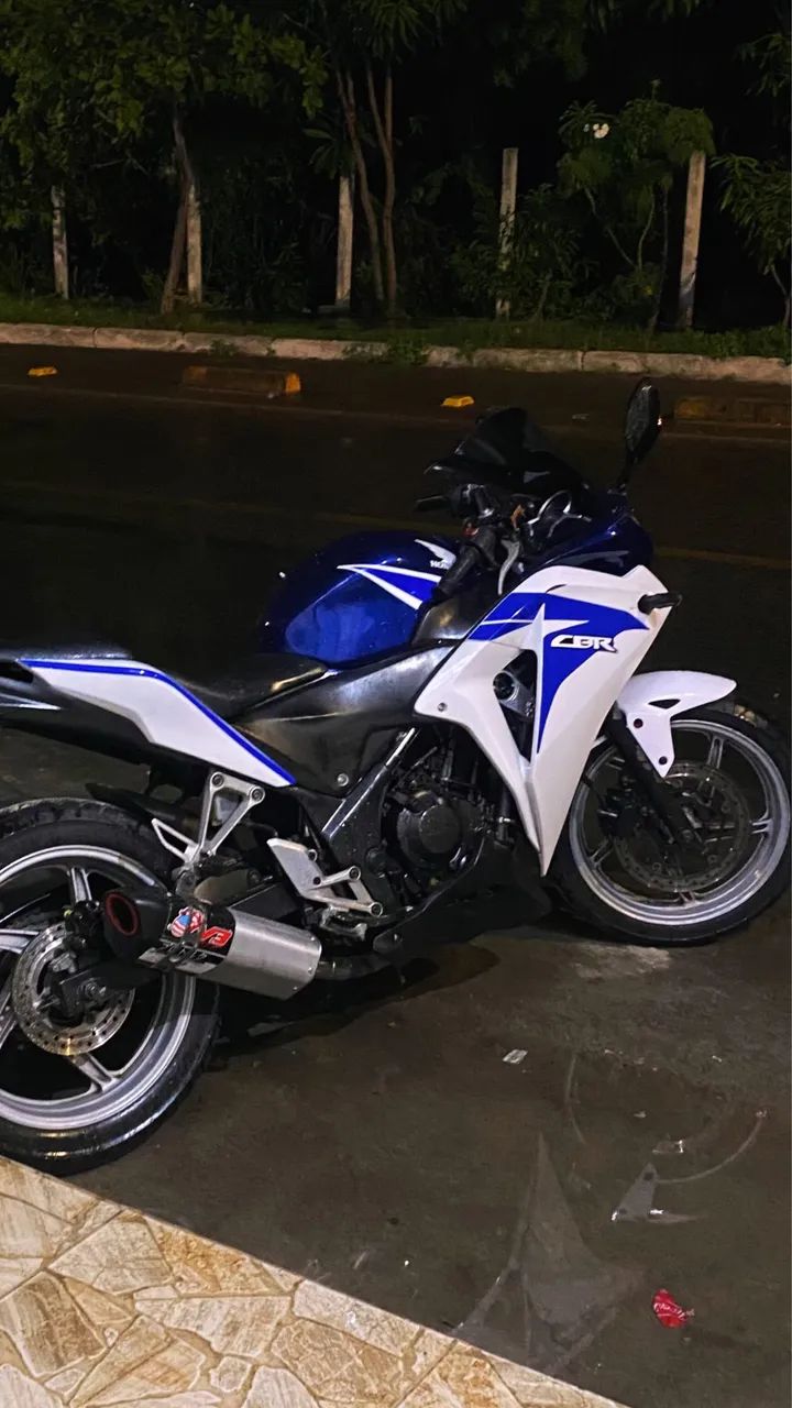 Vendo MOTO CBR