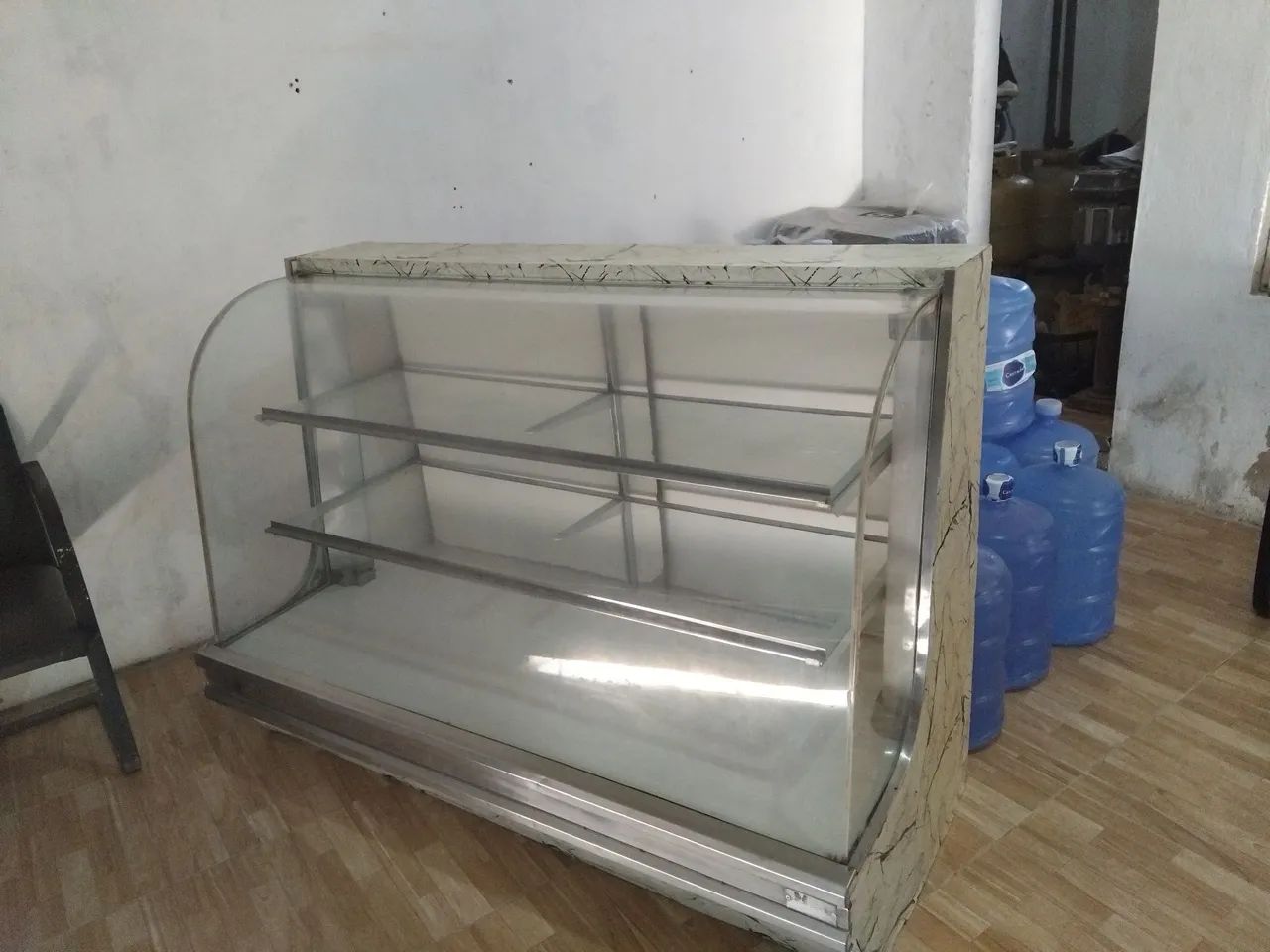 Vendo este balcão 500 reais