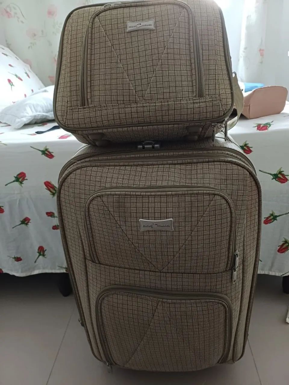 Mala para viagem dupla..